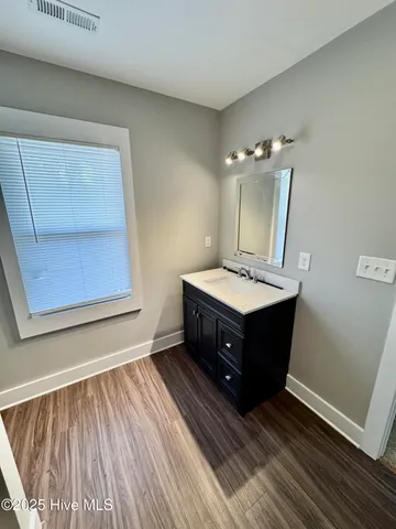 $1,500 | 411 West 3rd Street, Greenville, NC 27834