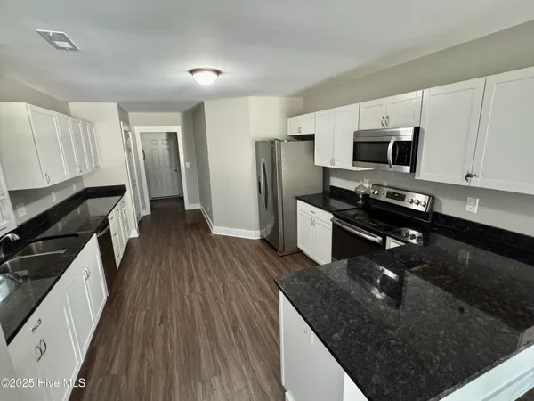 $1,500 | 411 West 3rd Street, Greenville, NC 27834