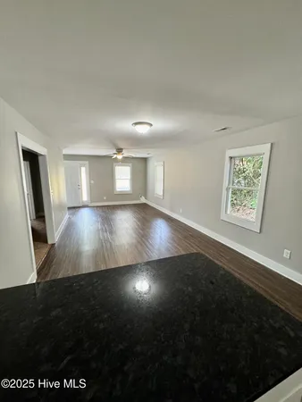 $1,500 | 411 West 3rd Street, Greenville, NC 27834