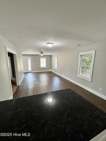 $1,500 | 411 West 3rd Street, Greenville, NC 27834