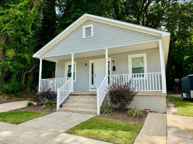 $1,500 | 411 West 3rd Street, Greenville, NC 27834