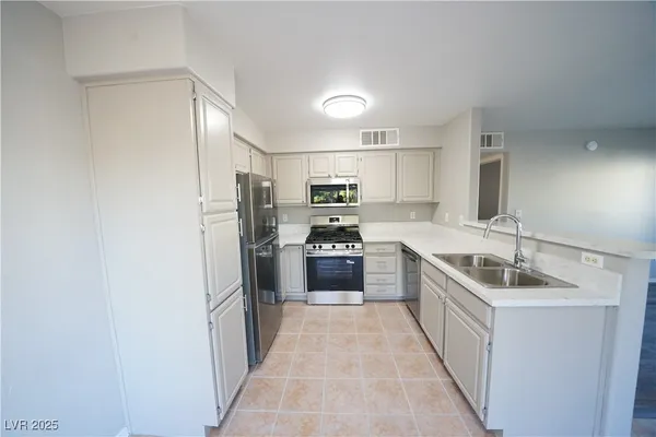 $1,150 | 5710 East Tropicana Avenue, Unit 1009, Las Vegas, NV 89122