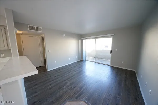 $1,150 | 5710 East Tropicana Avenue, Unit 1009, Las Vegas, NV 89122