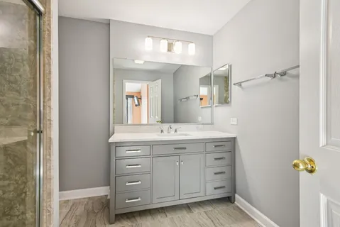 $334,900 | 615 Grosse Pointe Circle, Unit 127, Vernon Hills, IL 60061