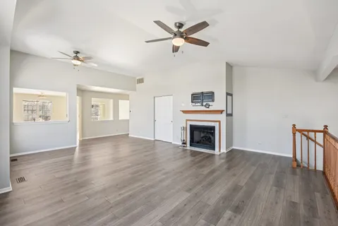 $334,900 | 615 Grosse Pointe Circle, Unit 127, Vernon Hills, IL 60061