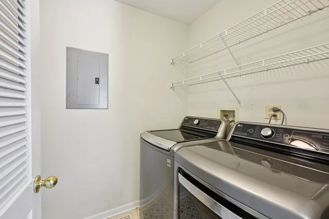 $334,900 | 615 Grosse Pointe Circle, Unit 127, Vernon Hills, IL 60061