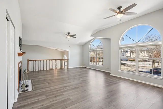 $334,900 | 615 Grosse Pointe Circle, Unit 127, Vernon Hills, IL 60061