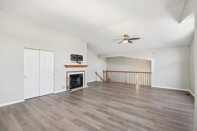 $334,900 | 615 Grosse Pointe Circle, Unit 127, Vernon Hills, IL 60061