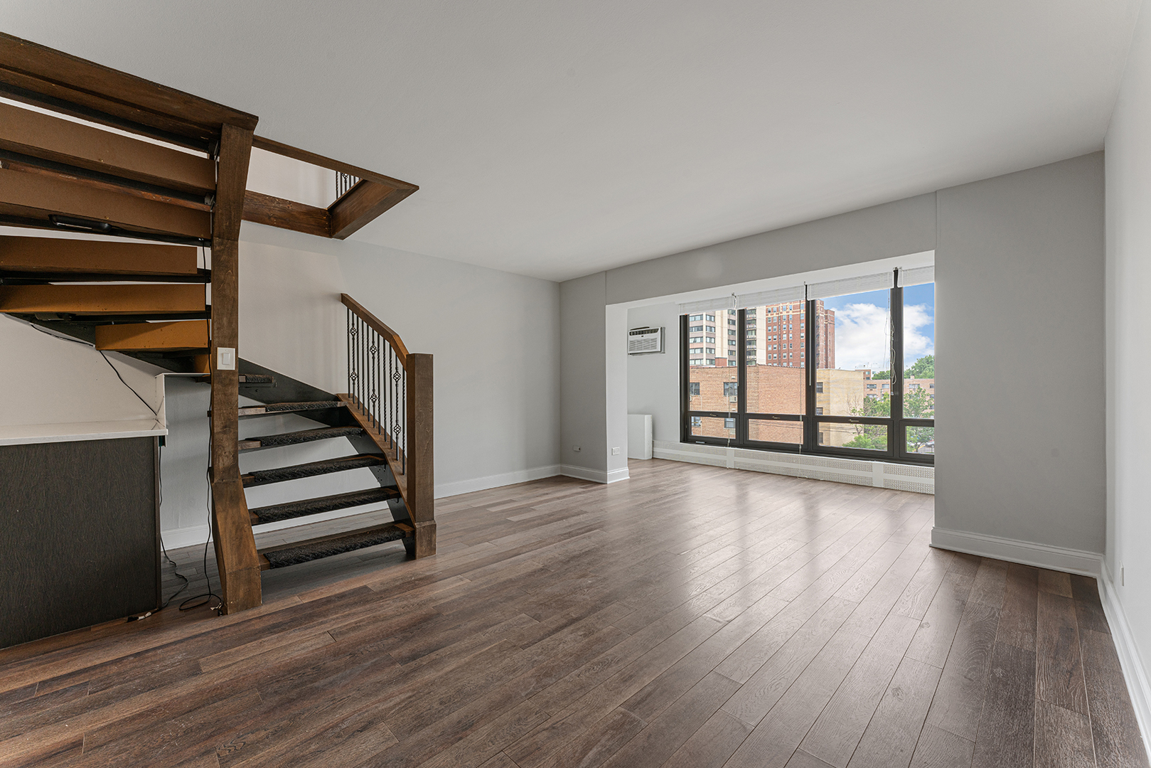 6166 North Sheridan Road, Unit 4A Chicago, IL 60660 - Photo 4 of 19 Gallery Image 4