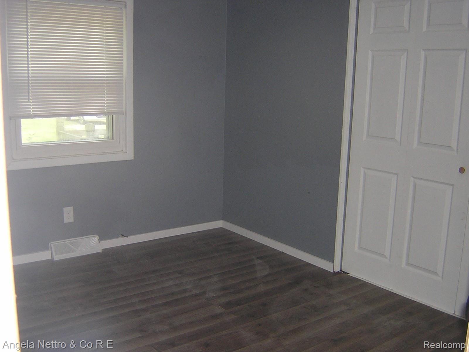 6732 Ball Road Romulus, MI 48174 - Photo 13 of 20 DSCN5177.JPG