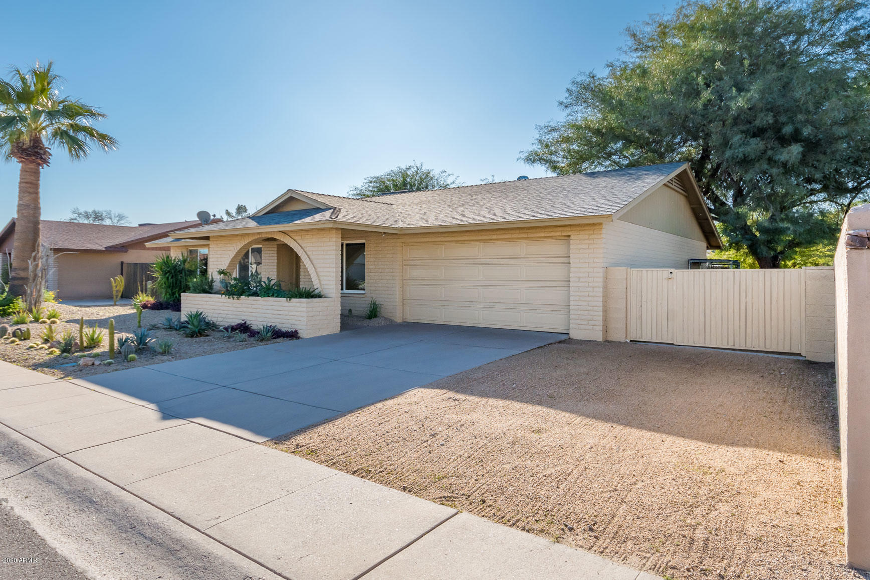 701 East Grandview Road Phoenix, AZ 85022 - Photo 6 of 31 701 E Grandview Rd - MLS-3