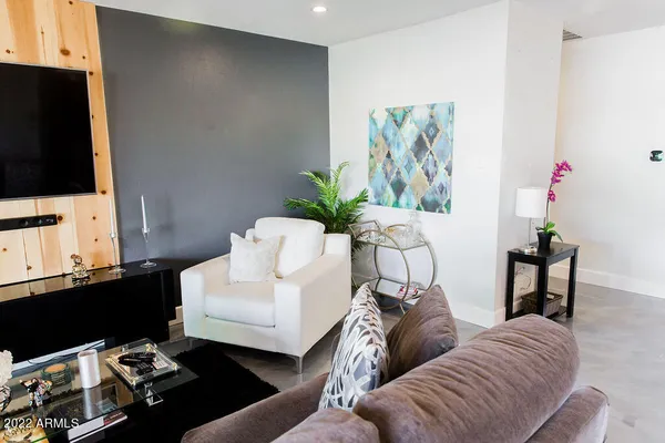 $3,799 | 420 West Flower Street, Phoenix, AZ 85013