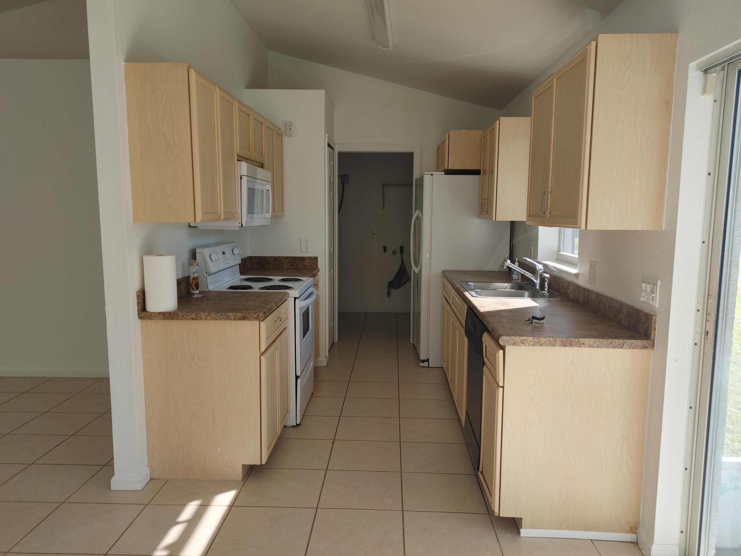 7701 Eden Road Fort Pierce, FL 34951 - Photo 20 of 26 20221210_095906_HDR