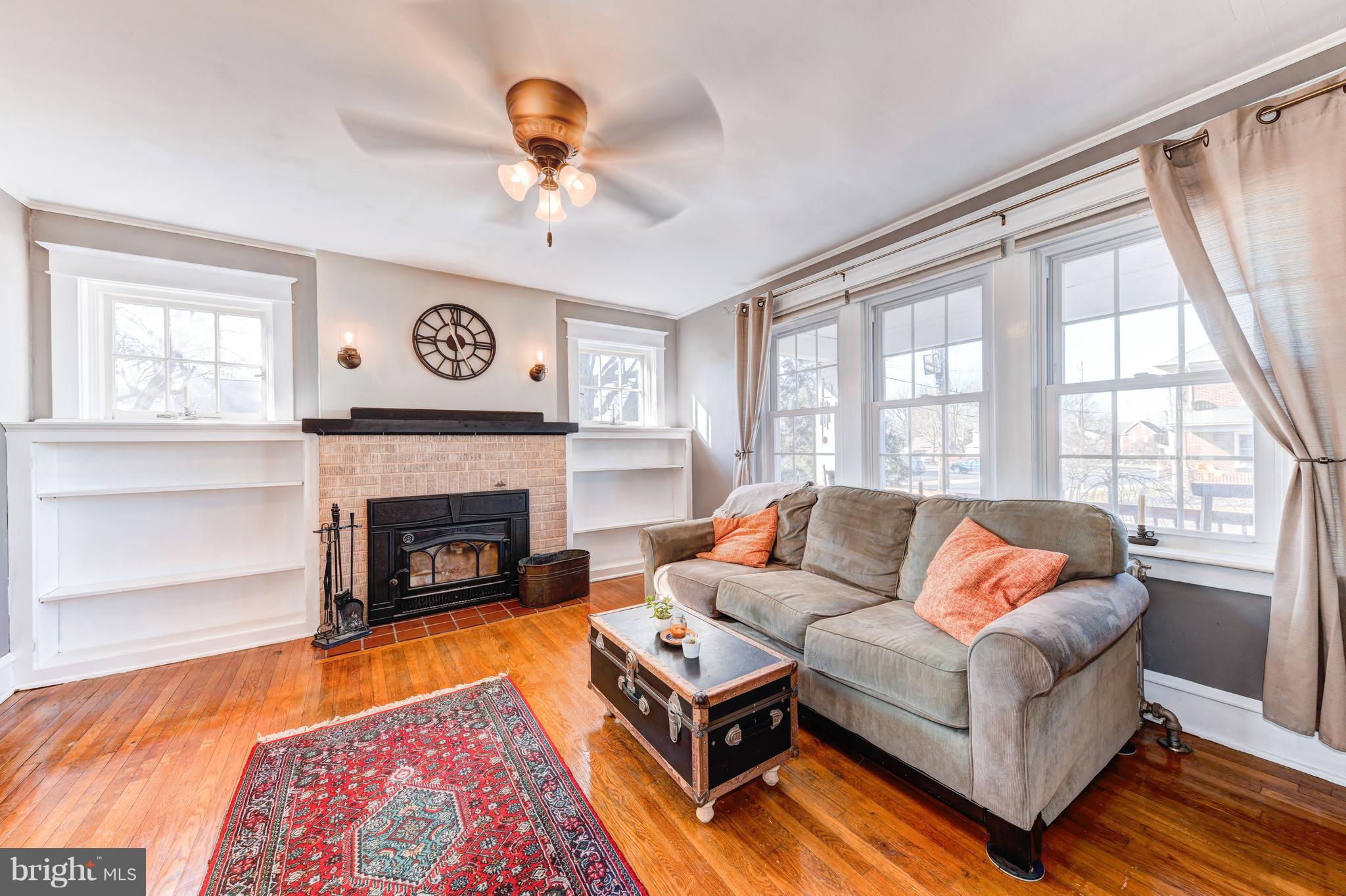198 West Reliance Road Telford, PA 18969 - Photo 3 of 30 Living Room