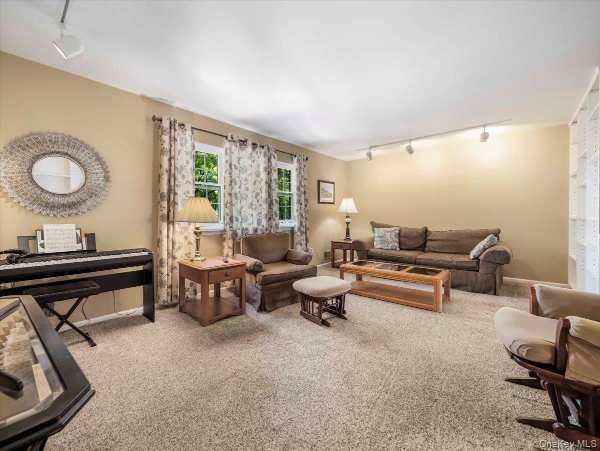 80 Bon Aire Circle, Unit R12 Suffern, NY 10901 - Photo 15 of 21