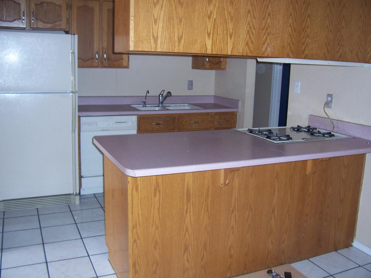 831 East Darrel Road Phoenix, AZ 85042 - Photo 3 of 8 Kitchen with nice cabinets