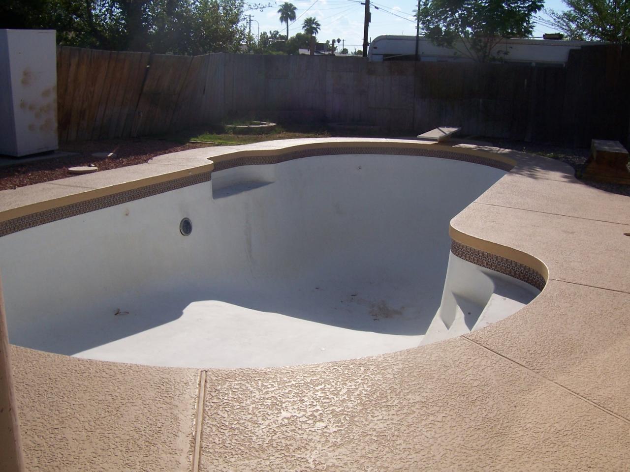 831 East Darrel Road Phoenix, AZ 85042 - Photo 8 of 8 Diving pool