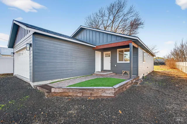 $399,900 | 1128 Bryden Avenue, Lewiston, ID 83501