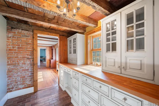 a view of an entrance of the house