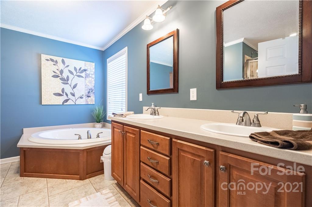 3712 Toms Road Claremont, NC 28610 - Photo 17 of 32 Gallery Image 17