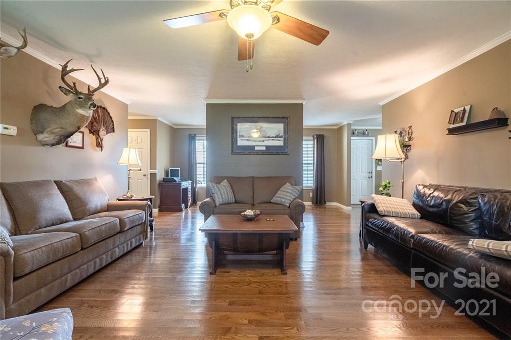 3712 Toms Road Claremont, NC 28610 - Photo 4 of 32 Gallery Image 4