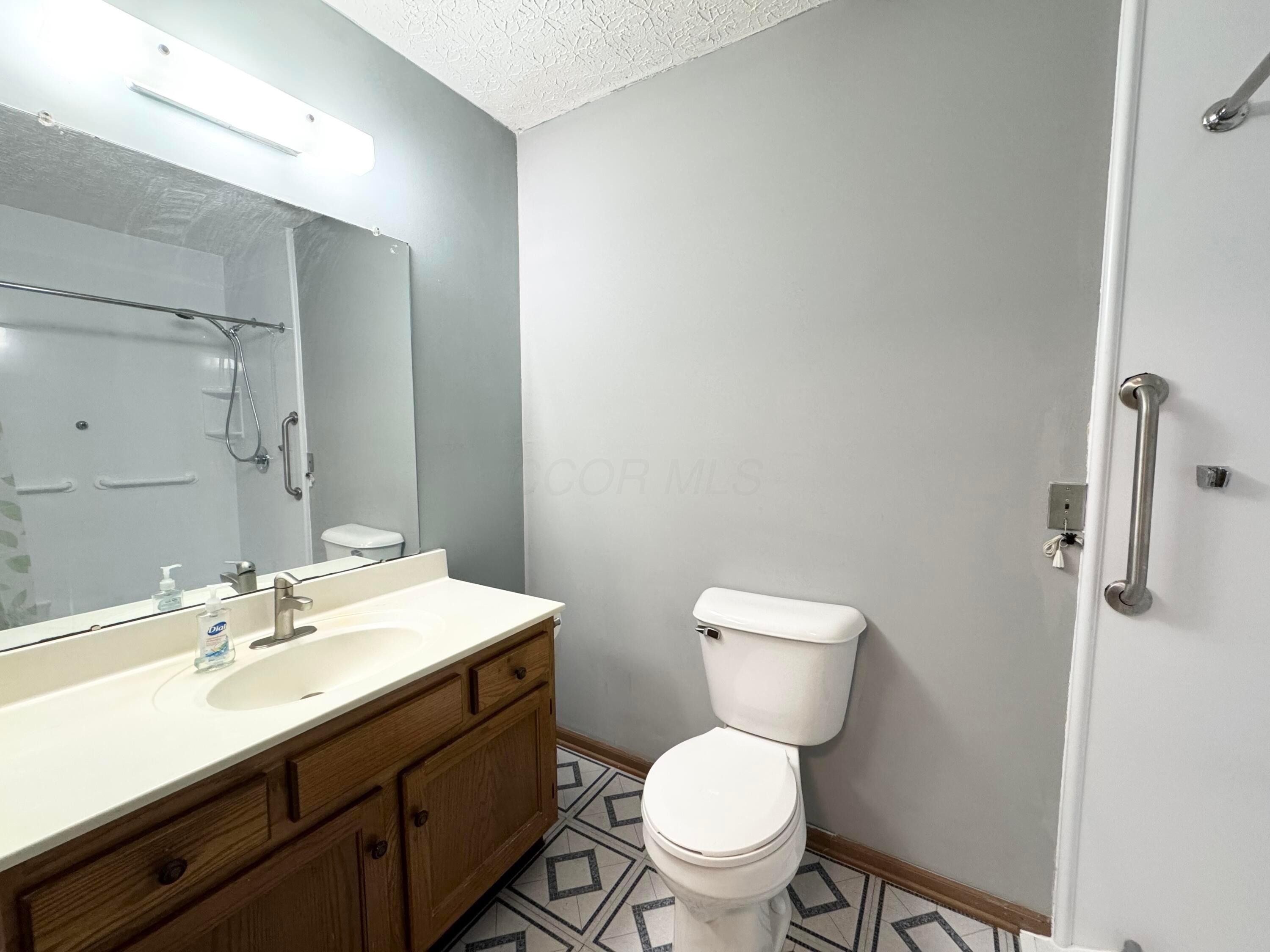 3939 Karl Road, Unit 306 Columbus, OH 43224 - Photo 17 of 24 IMG_7473