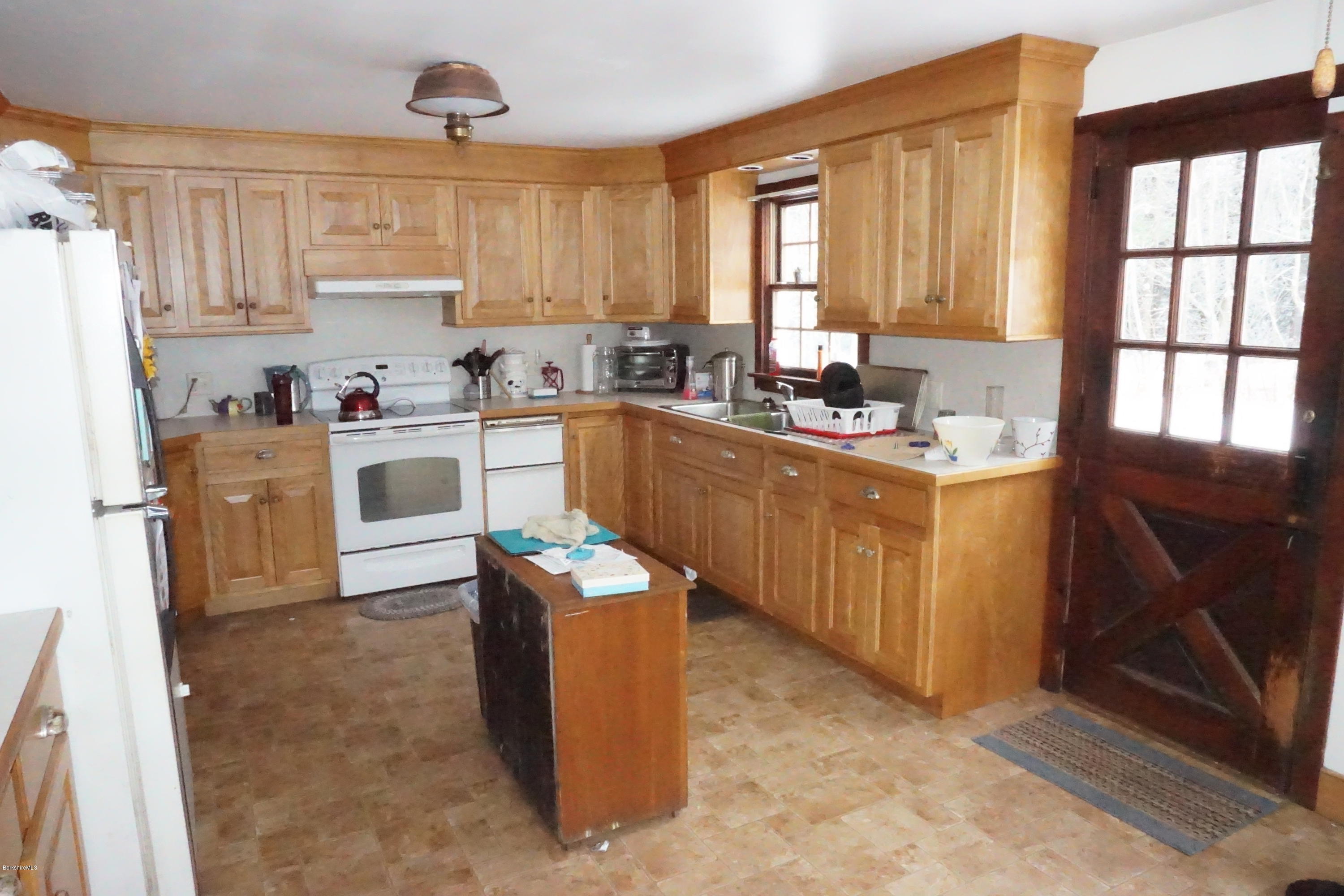 291 Summit Hill Road Washington, MA 01223 - Photo 8 of 27 DSC00208