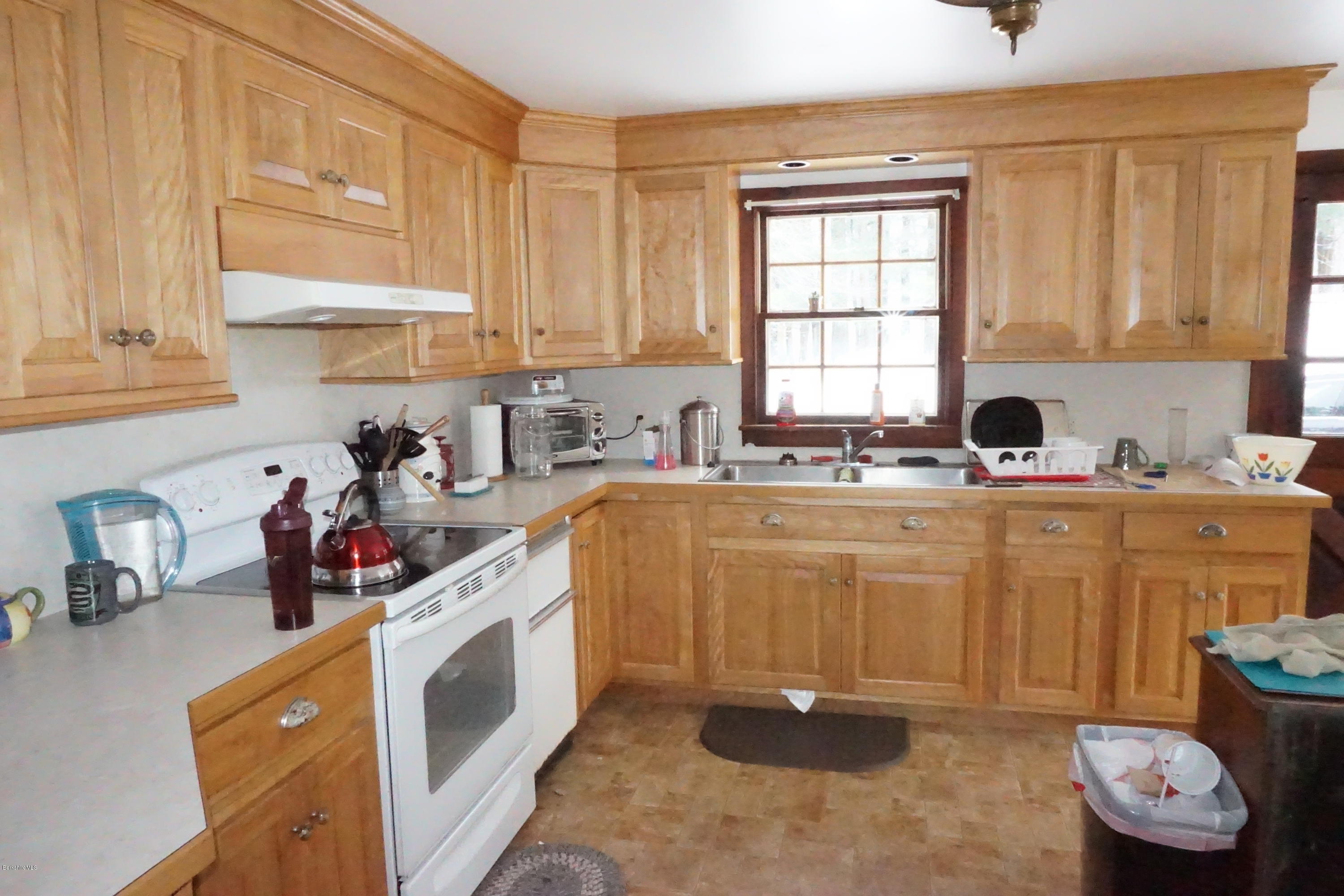 291 Summit Hill Road Washington, MA 01223 - Photo 9 of 27 DSC00215
