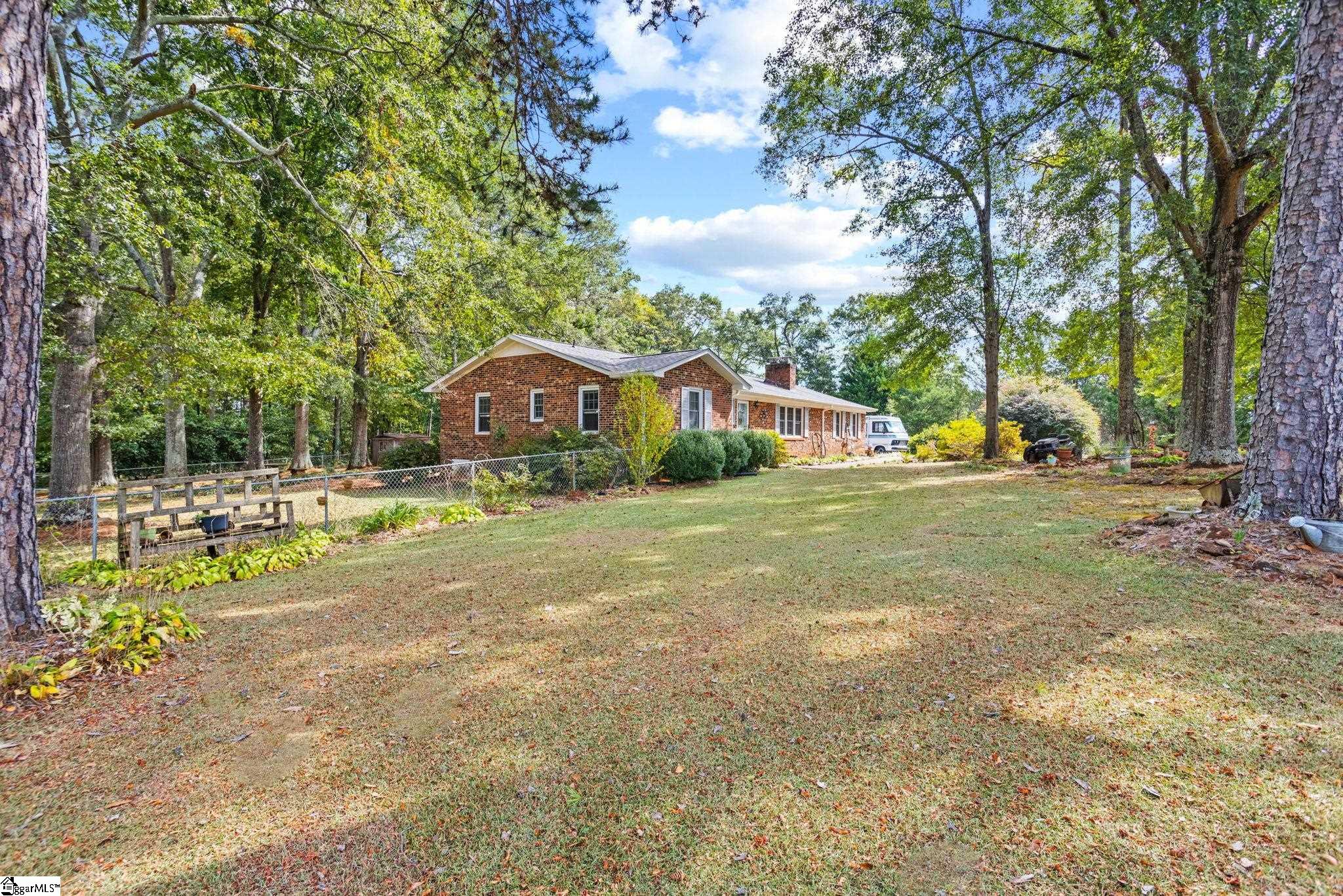 601 East Victor Hill Road Duncan, SC 29334 - Photo 3 of 36 Gallery Image 3