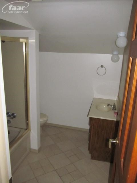 216 4th Street Fenton, MI 48430 - Photo 11 of 16 20144926-10.JPG
