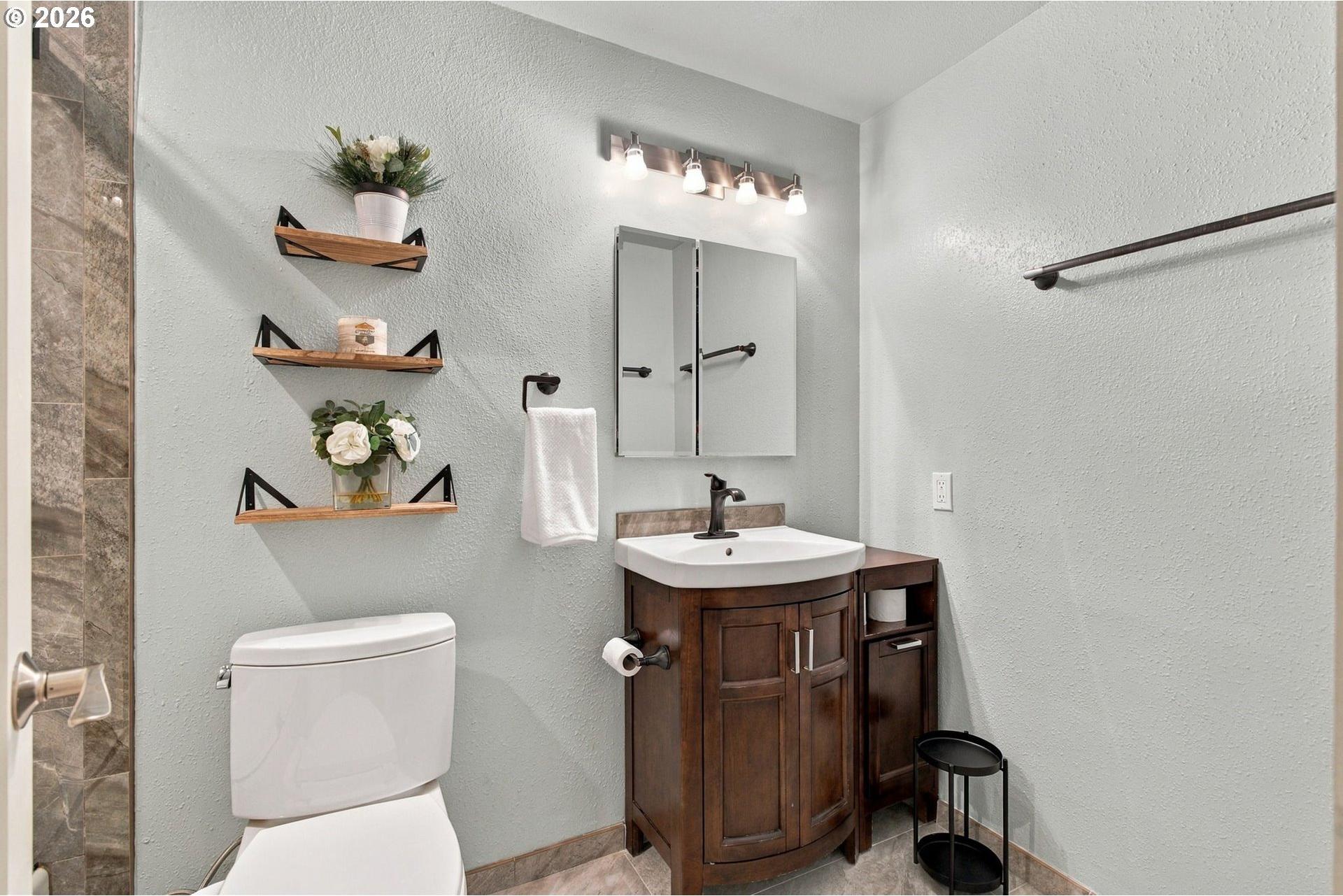5630 South Riverside Lane, Unit 7 Portland, OR 97239 - Photo 22 of 40 Gallery Image 22