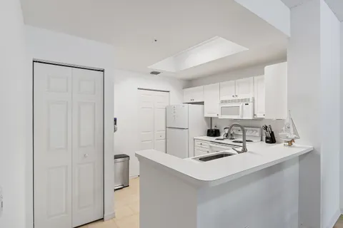 $320,000 | 2915 Tuscany Court, Unit 102, Palm Beach Gardens, FL 33410