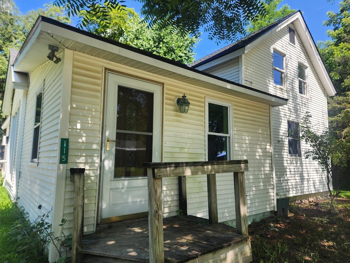 115 River Street Wallingford, VT 05773 - Photo 2 of 34