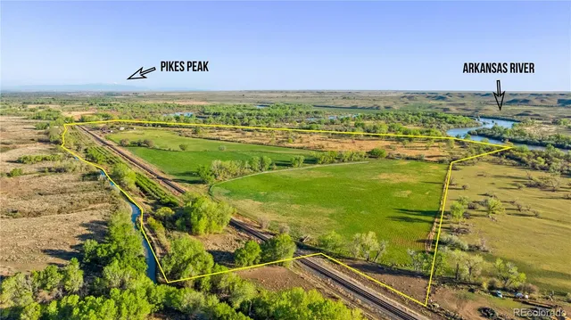 a view of an ocean view