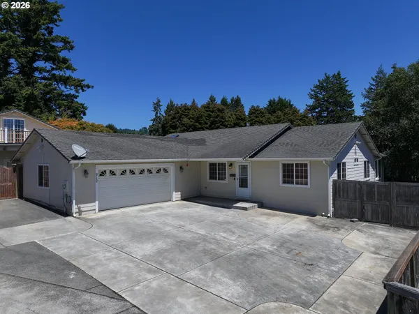 $699,900 | 912 Easy Street, Brookings, OR 97415