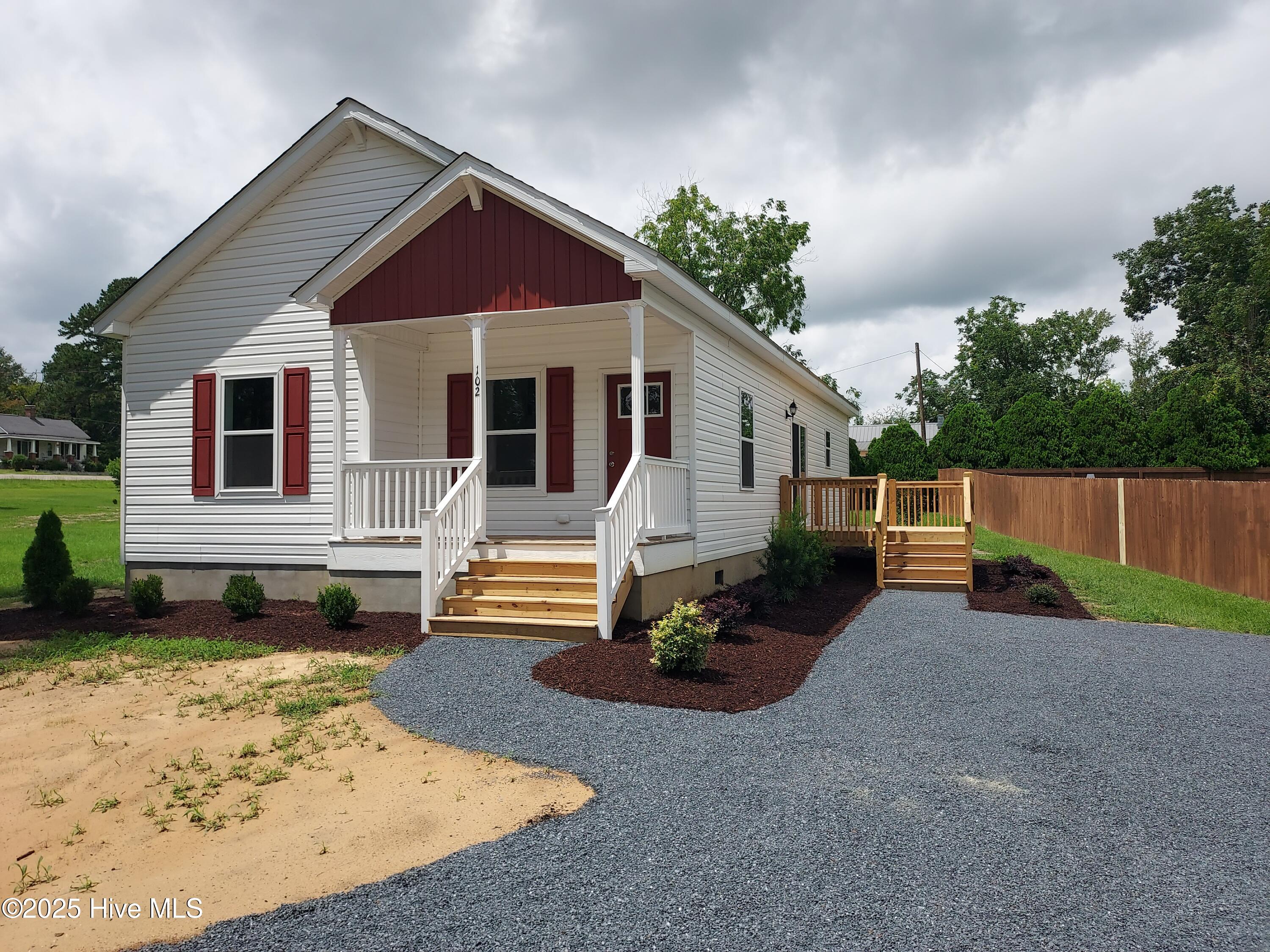 102 Lincoln Avenue Carthage, NC 28327 - Photo 2 of 30 20250813_141002