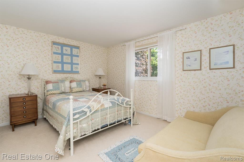 781 Dutton Road Rochester Hills, MI 48306 - Photo 22 of 33