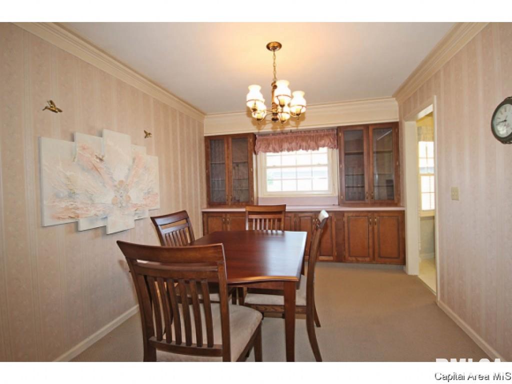 138 Golf Road Springfield, IL 62704 - Photo 11 of 36