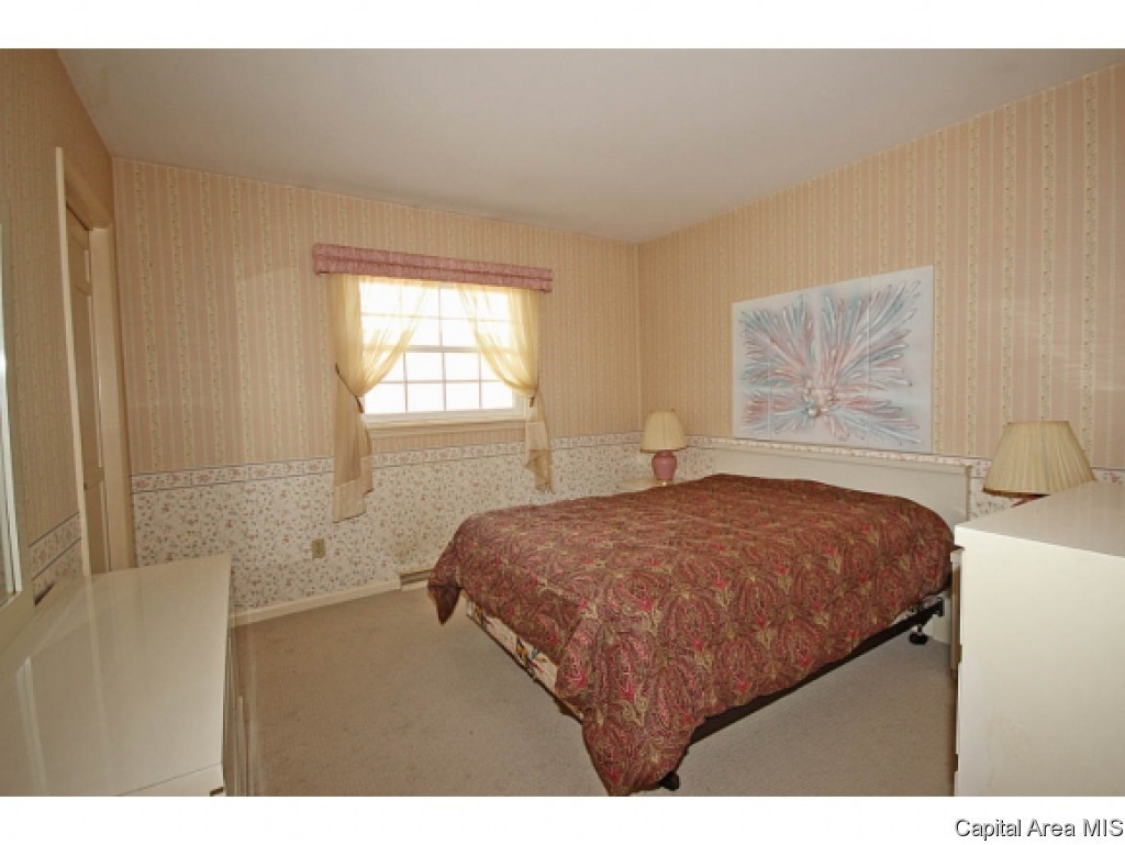 138 Golf Road Springfield, IL 62704 - Photo 21 of 36