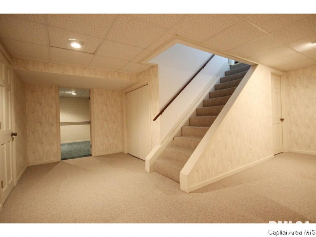 138 Golf Road Springfield, IL 62704 - Photo 27 of 36