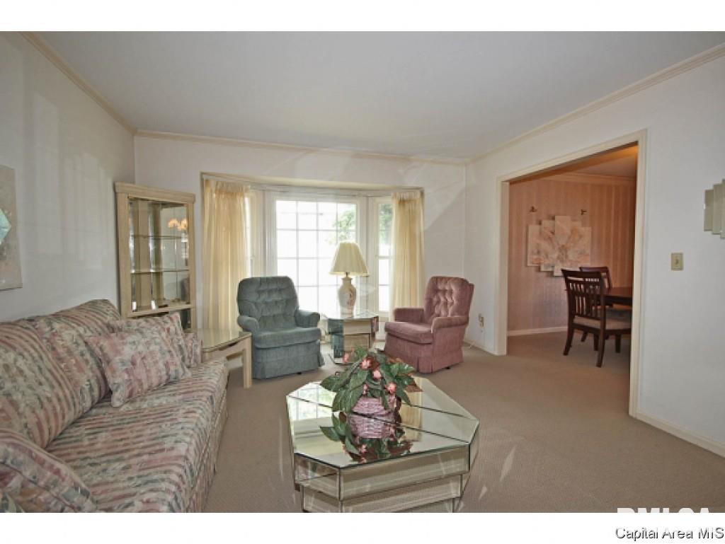 138 Golf Road Springfield, IL 62704 - Photo 4 of 36