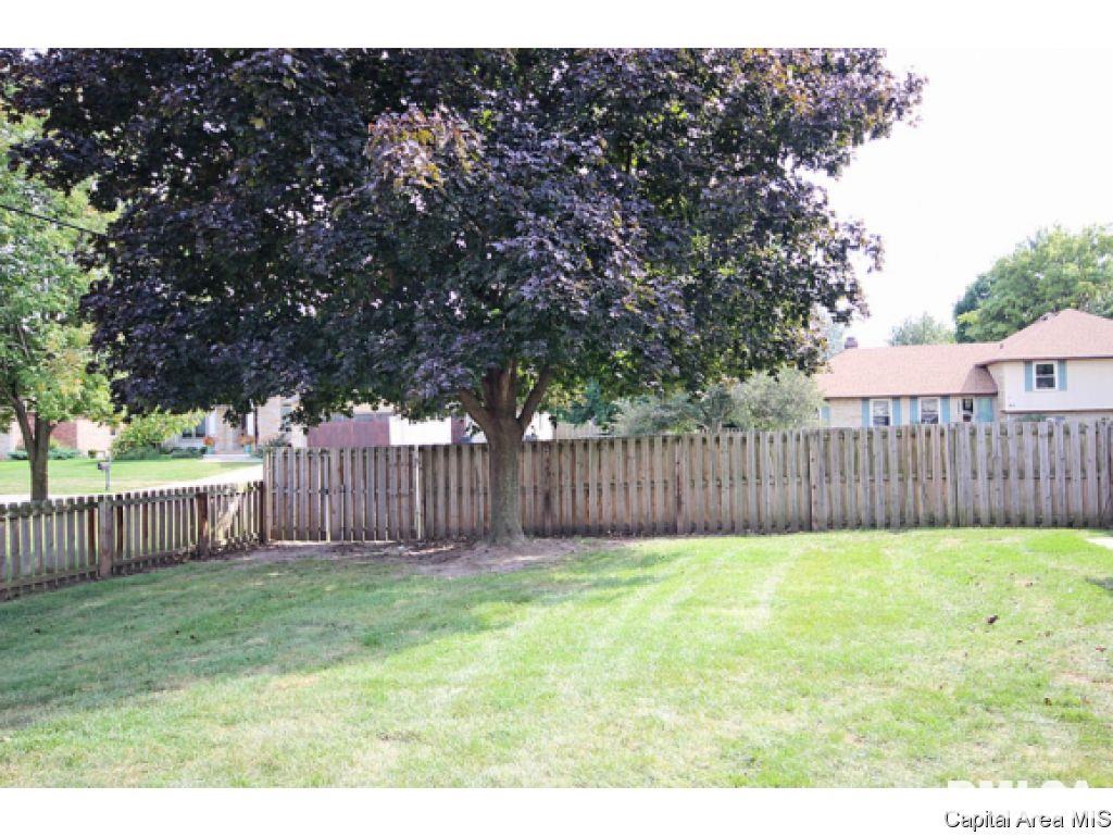 138 Golf Road Springfield, IL 62704 - Photo 31 of 36