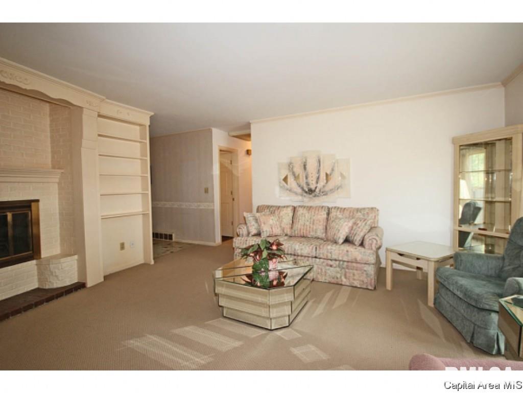138 Golf Road Springfield, IL 62704 - Photo 6 of 36