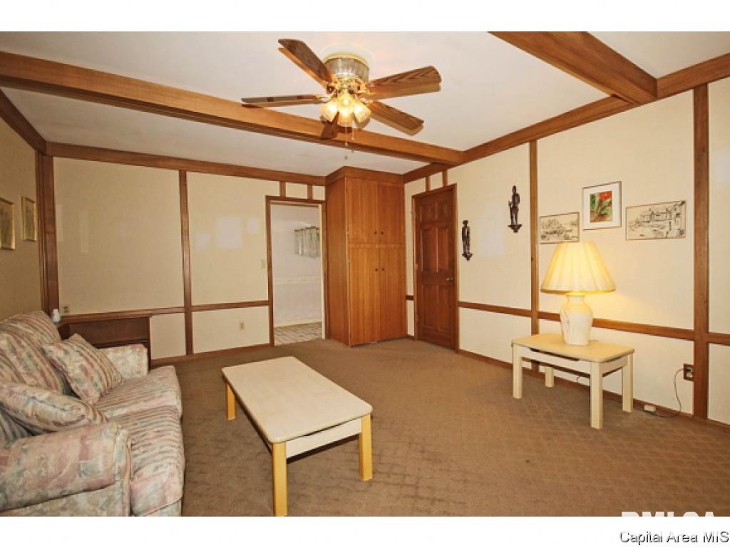 138 Golf Road Springfield, IL 62704 - Photo 7 of 36