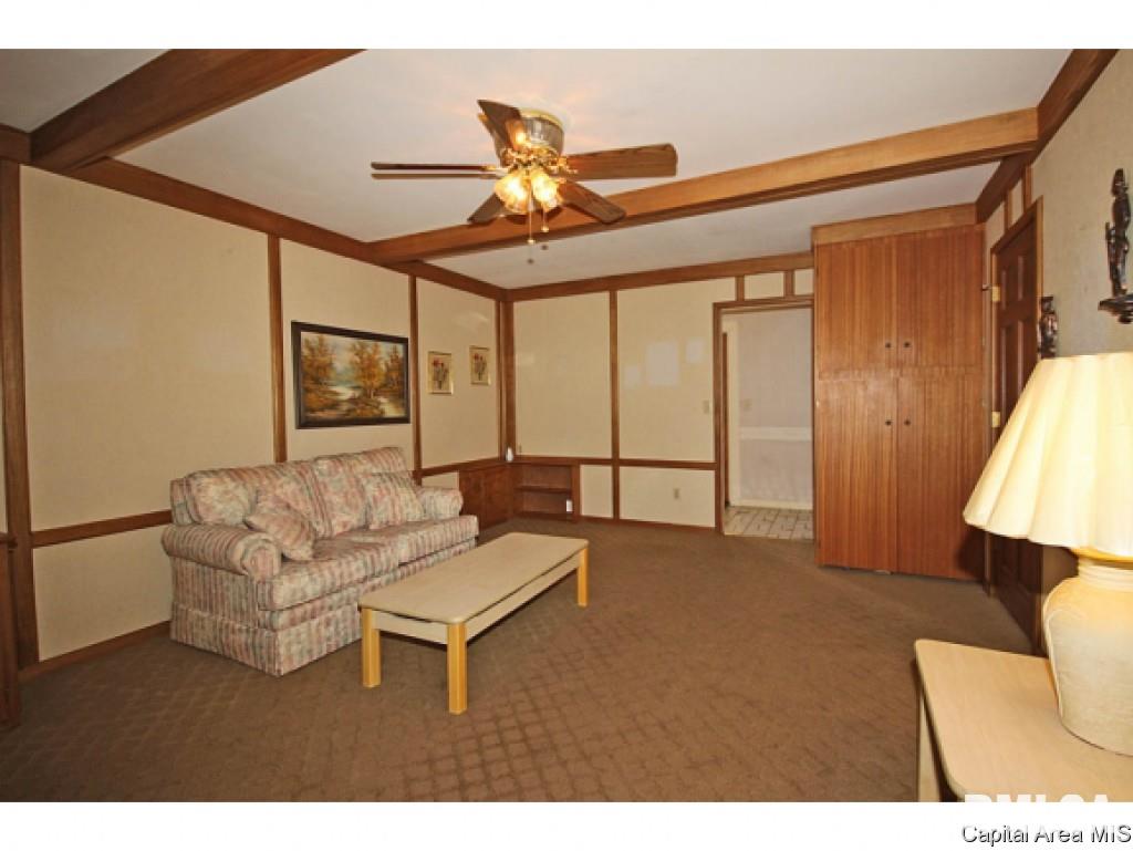 138 Golf Road Springfield, IL 62704 - Photo 8 of 36