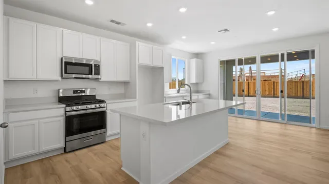 $692,035 | 1056 Carson River Court, Lathrop, CA 95330