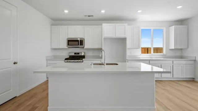 $692,035 | 1056 Carson River Court, Lathrop, CA 95330