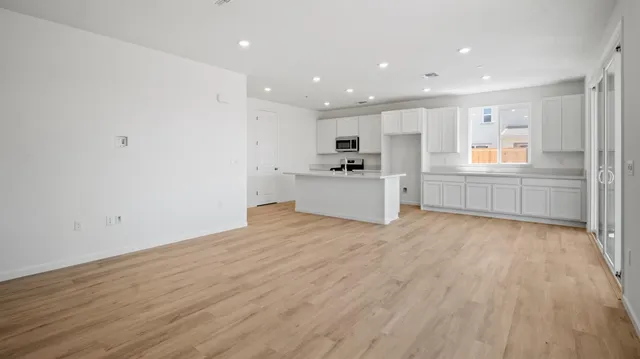 $692,035 | 1056 Carson River Court, Lathrop, CA 95330