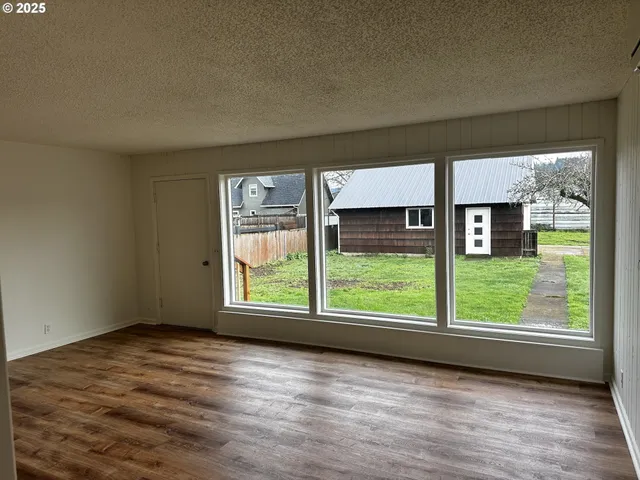 $339,950 | 818 South 1st Street, Cottage Grove, OR 97424