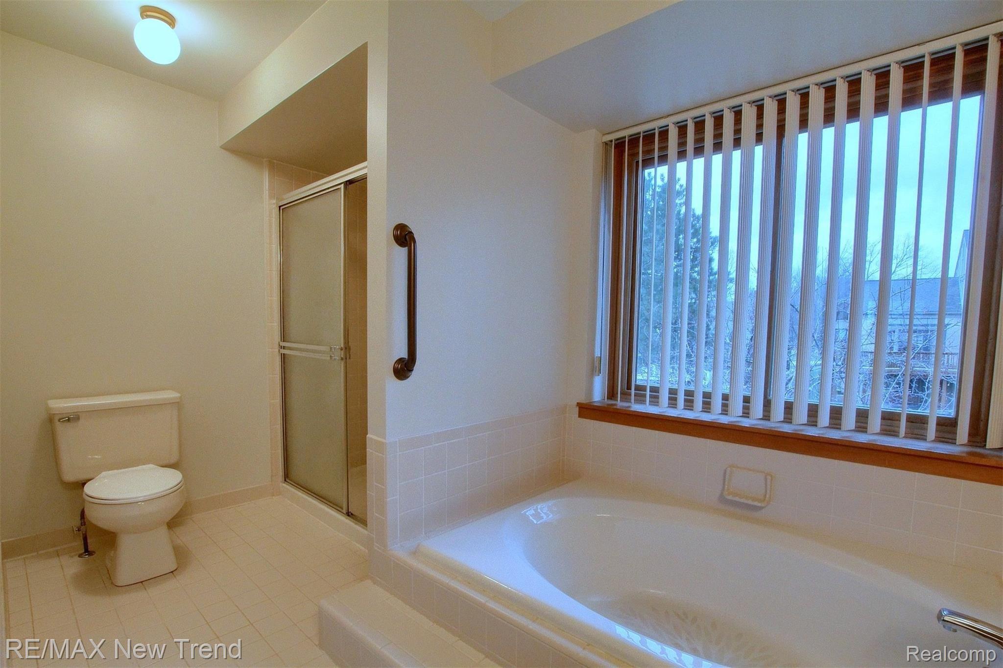42332 Waterfall Road Northville, MI 48168 - Photo 22 of 32 22-Master Bathroom 2nd view.jpg